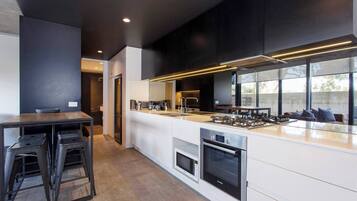 Fridge, microwave, oven, stovetop