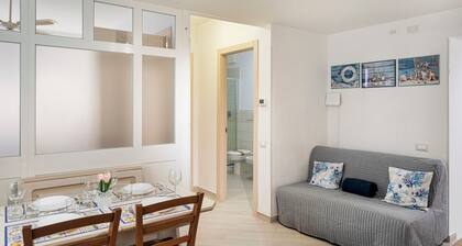 Comfy Apartment Near the Harbor