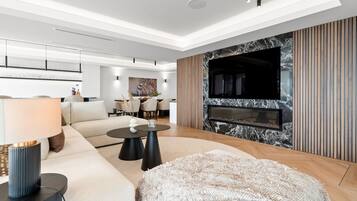 Télévision, cheminée