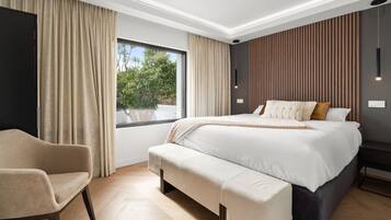 7 habitaciones, tabla de planchar con plancha y internet