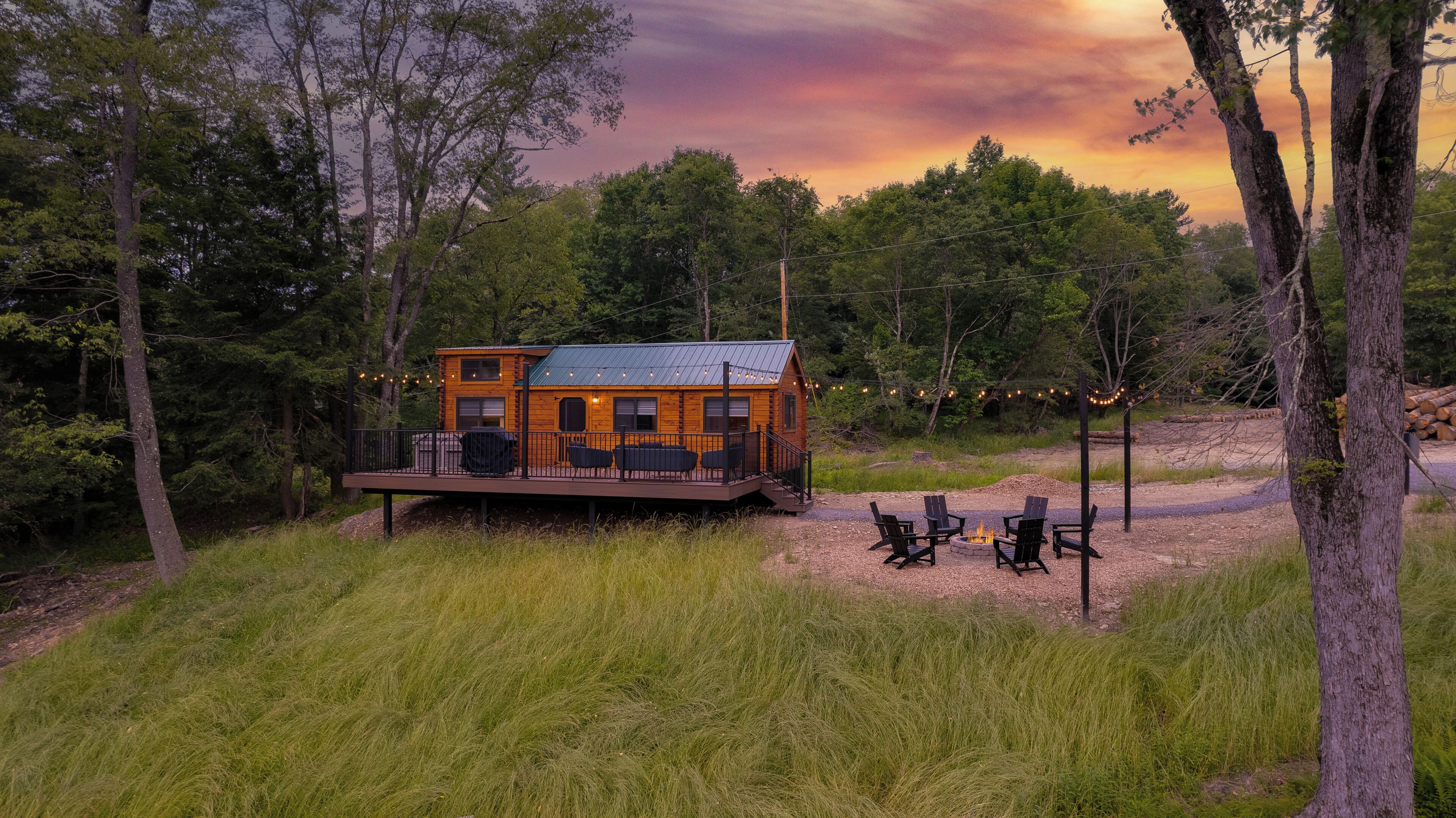 Hidden Creek Hideaway w/ Hot Tub + Fire Pit
