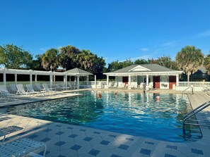 A heated pool - Beautiful Bungalow - 3/2 w/ Golf Cart in The Village of Liberty Park SMALL DOG Accepted - Max 1x 20-25lbs (The Villages)