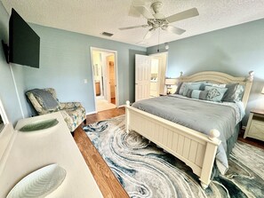 3 bedrooms, desk, iron/ironing board, free WiFi