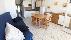 TV - Modern T2 in Port-la-Nouvelle - 4/5p - Parking - Seafront (Port-la-Nouvelle)