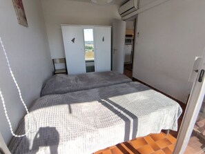 2 bedrooms