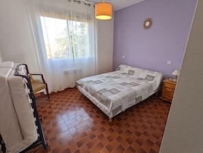 2 bedrooms