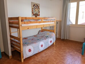 2 bedrooms