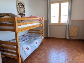 2 bedrooms