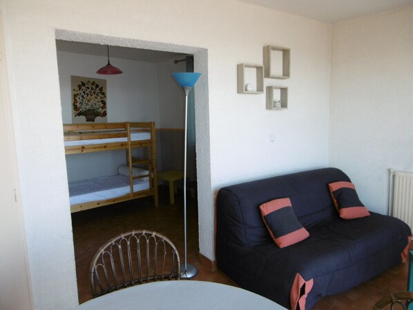 2 bedrooms