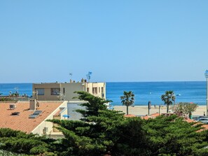 Platja a a prop 