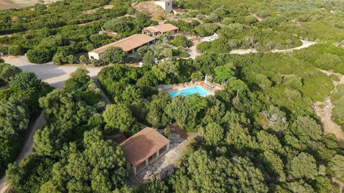 Villino degli Olivastri in the heart of the Porto Conte Nature Park