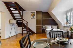 Interior - Lumina duplex apartment Old Town (Warszawa BIG)