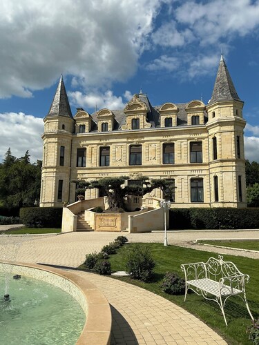 Découvrez le Château Camiac : Luxe, Charme et Sérénité dans l'Entre Deux Mers
