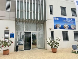 Exterior detail - New apartment in Torrox Costa, 20m from the beach, air conditioning, Wi-Fi (Torrox Costa)