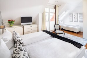2 bedrooms, travel cot, free WiFi, bed sheets