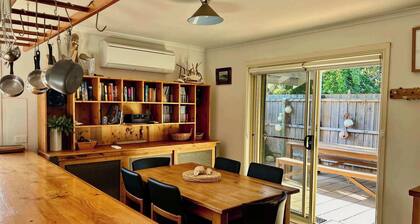 Lazy Sails Starboard - Pets welcome outside, WiFi