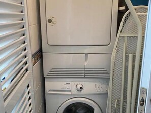 Interior - Spacious 3-BR Apartment in Central Córdoba, Near Historic Sites (Córdoba)