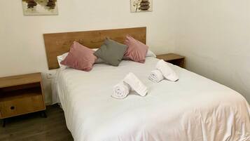 1 bedroom, free WiFi, bed sheets