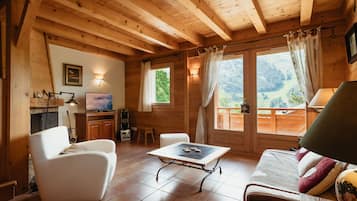 Télévision, cheminée