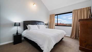 2 bedrooms, iron/ironing board, travel cot, WiFi