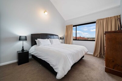 Apartment on William in CBD - 2 Bed, 2 Bath, Wi-Fi