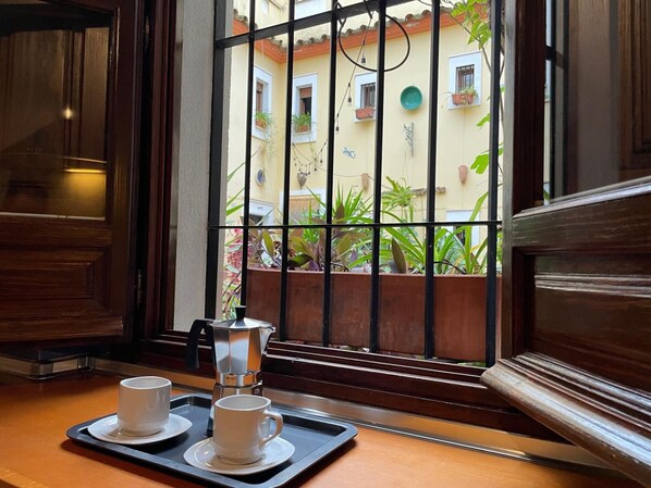 Interior - Casa Terraza Judería: Spacious History-Filled Retreat with Private Terrace in Córdoba's Jewish Quarter (Córdoba)
