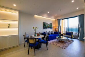 アパートメント バルコニー ビーチビュー | 1 室のベッドルーム、低刺激性寝具、ミニバー、防音設備