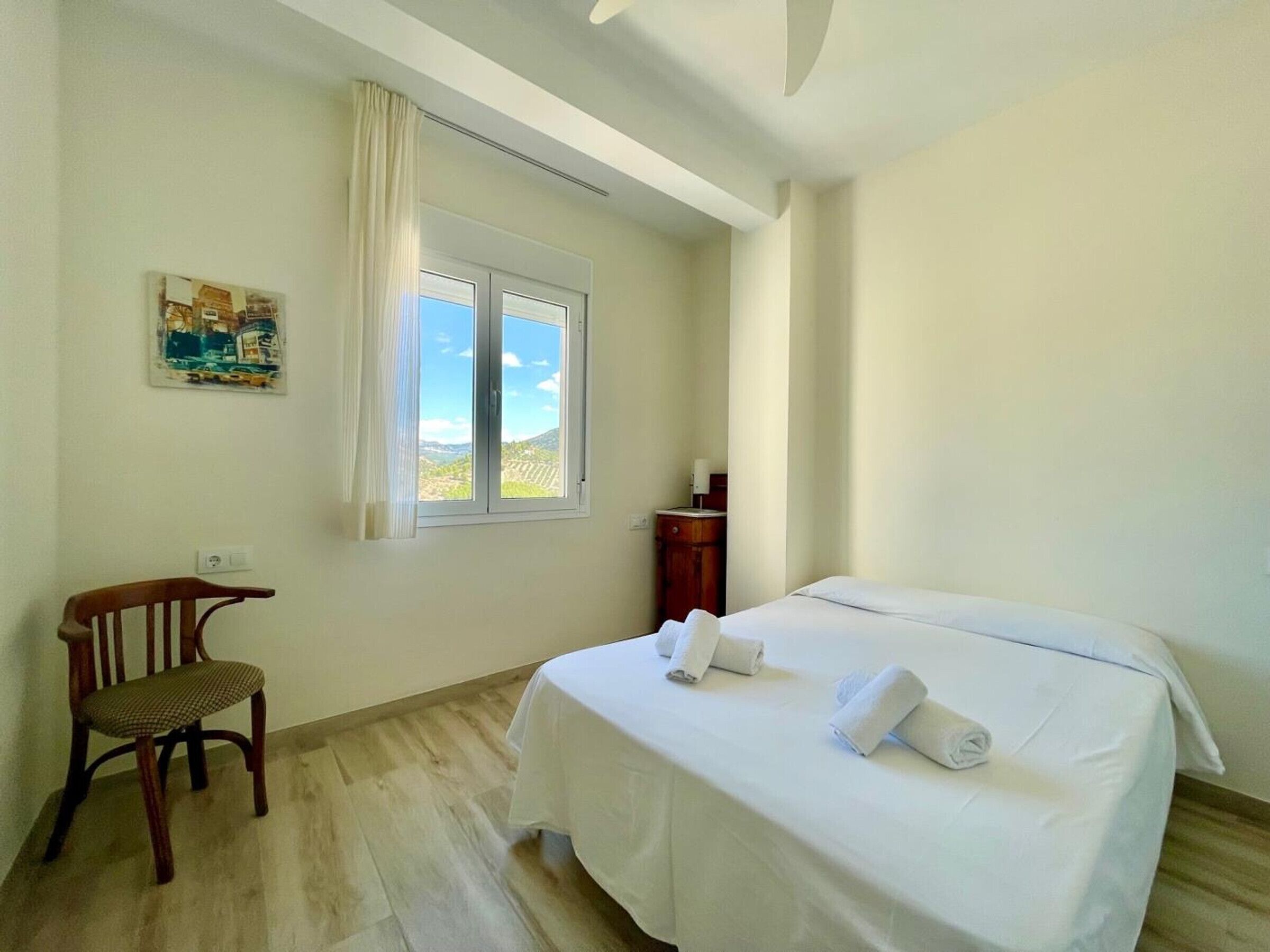 5 عدّة غرف نوم وواي فاي مجانًا وملاءات أسرّة