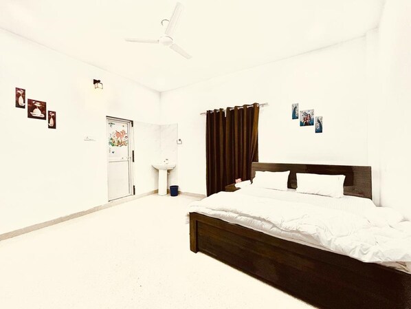 Room - Goroomgo Ashoka Aashram Homestay Ayodhya (Faizabad)