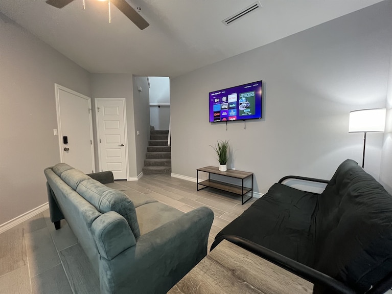 Villa Escondida #3 -2bd- Straight Shot To Spacex! - La Paloma, TX