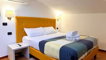 Standard Double or Twin Room | 1 bedroom, iron/ironing board, free WiFi, bed sheets