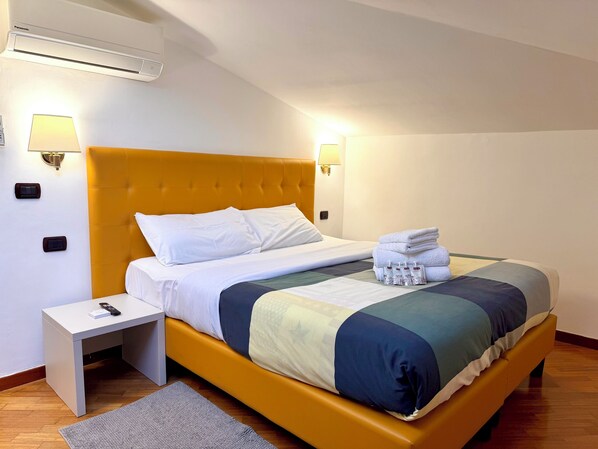 Standard Double or Twin Room | 1 bedroom, iron/ironing board, free WiFi, bed sheets
