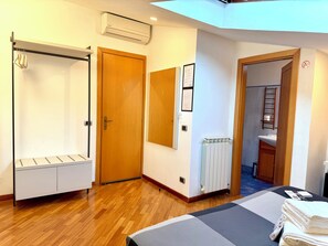 Standard Double Room | 1 bedroom, iron/ironing board, free WiFi, bed sheets