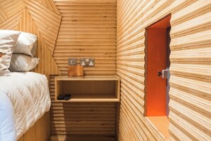 1 bedroom, desk, iron/ironing board, free WiFi - Handcrafted barn conversion in the heat of the Peak District (Peak District)
