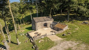 Exterior - Handcrafted barn conversion in the heat of the Peak District (Peak District)