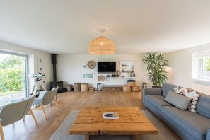 Smart-TV, peis og DVD-spiller