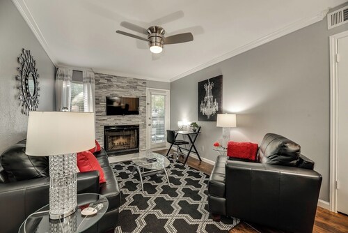 I48-1 - Apt|Patio|11mi to Convention Ctr|Sleeps 2