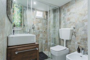 Bathroom - Little Havana Apartment by Wonderful Italy (Bari)