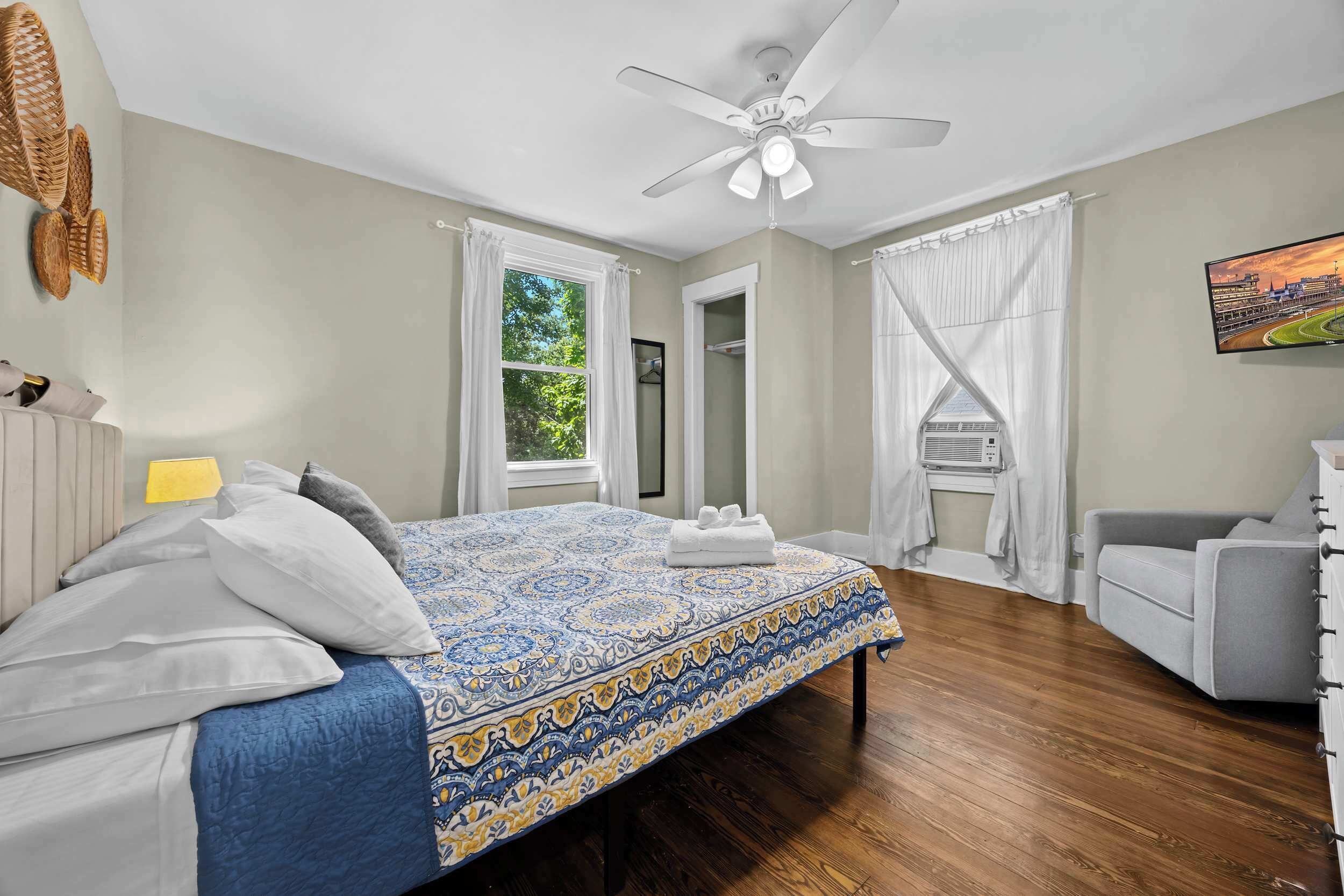 3 bedrooms, desk, iron/ironing board, WiFi