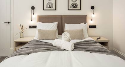 Wellington Lodge - Donnini Apartments