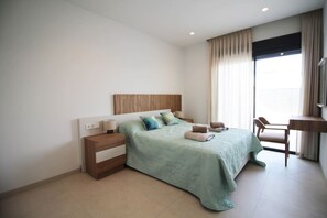 3 bedrooms, iron/ironing board, WiFi