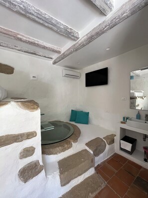 3 quartos, escrivaninha, Wi-Fi de cortesia, roupa de cama