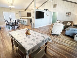 TV - Reel Relaxn - Beach Access - Island Realty (Grand Isle)