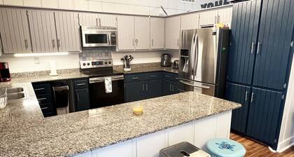 Reel Relaxn - Beach Access - Island Realty