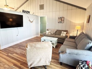 TV - Reel Relaxn - Beach Access - Island Realty (Grand Isle)