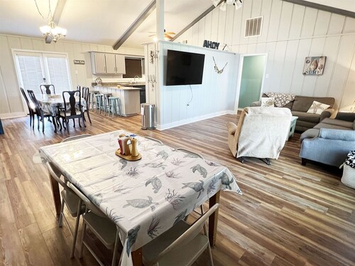 Reel Relax`n - Beach Access - Island Realty