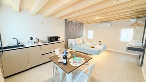 House - Graceful Apartments Purgatory by Ca-sa Check (Chioggia)