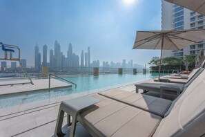 Outdoor pool - Czechin Brand New BeachFront Palm View (Dubai)