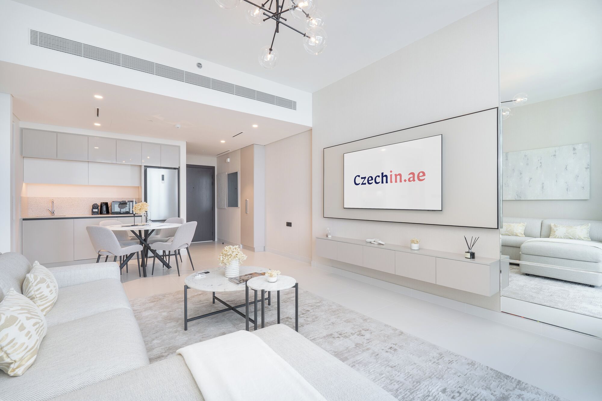 Apartemen Mewah, balkon, pemandangan laut | Area keluarga | Smart TV 50-inci dengan saluran TV kabel