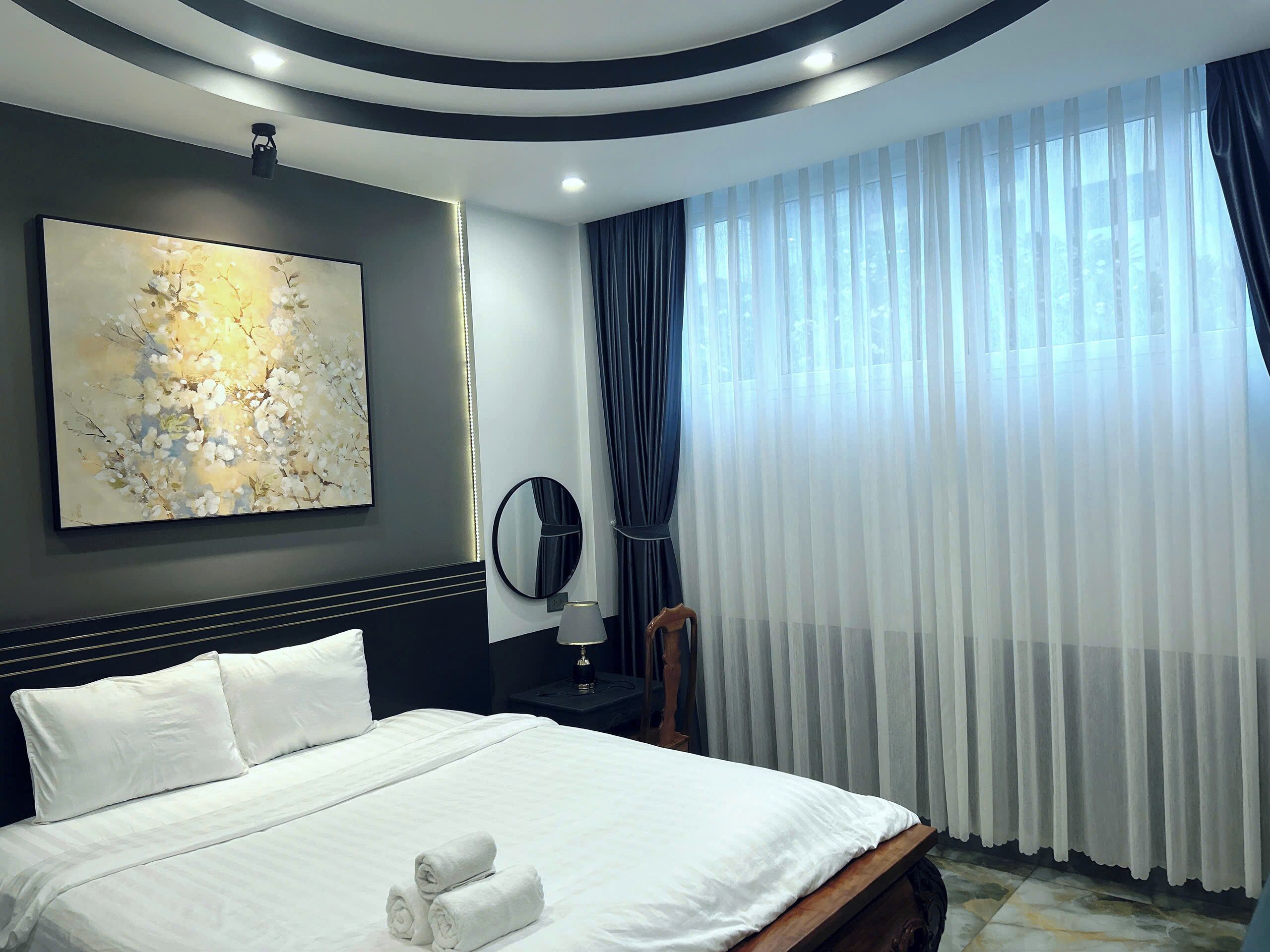 Minibar, bureau, espace de travail pour ordinateur portable